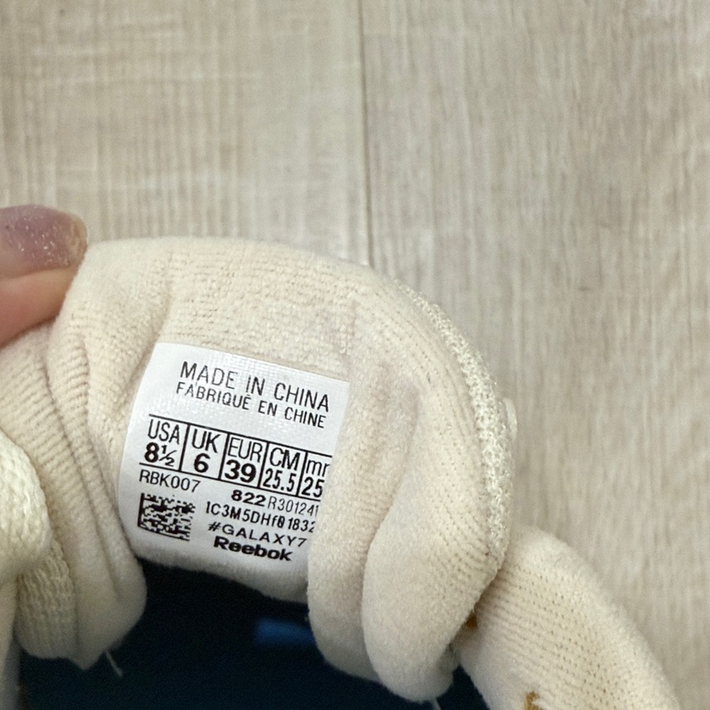 Reebok Beige and Blue Sneaker Shoes - Picture 4 of 9